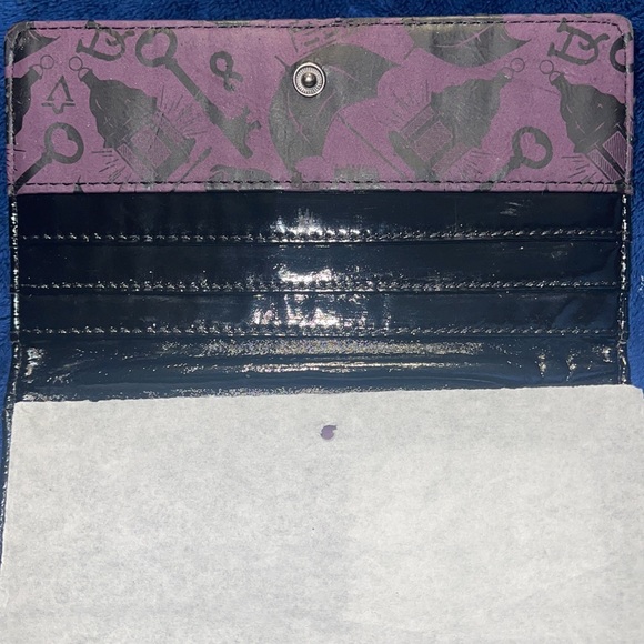 Authentic Iron Fist Studded Wallet - Picture 5 of 5